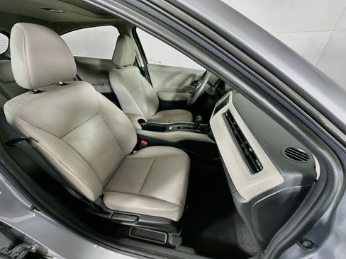 Used 2018 Honda HR-V EX image 30