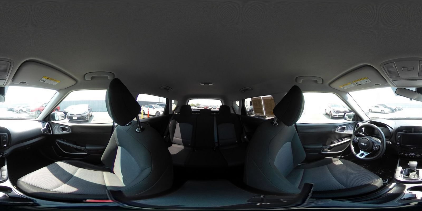 Used 2025 Kia Soul LX w/ LX Technology Package FWD image 39