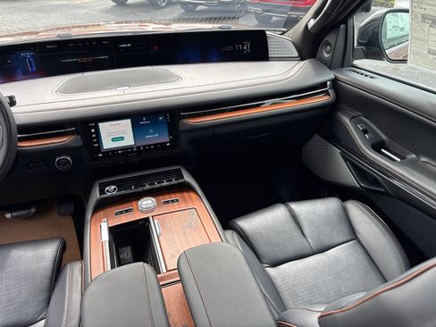 New 2025 Lincoln Navigator L Black Label image 31