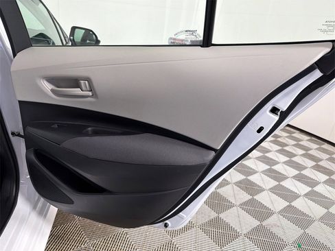 Used 2025 Toyota Corolla LE image 16