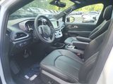New 2026 Chrysler Pacifica Select image 3