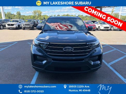 Used 2022 Ford Explorer XLT AWD/4WD image 2