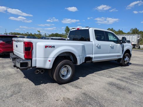 Used 2026 Ford F350 Lariat w/ Lariat Ultimate Package AWD/4WD image 4