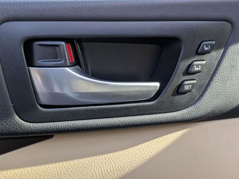 Used 2016 Toyota Highlander Limited image 13