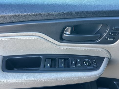 Used 2019 Honda Odyssey EX-L image 11