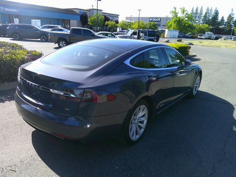 Used 2016 Tesla Model S 75 image 4