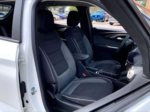 Used 2023 Chevrolet TrailBlazer LT image 9