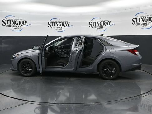 Used 2023 Hyundai Elantra SEL w/ Preferred Accessory Package FWD image 37