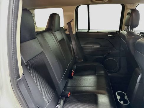 Used 2016 Jeep Patriot Sport FWD image 19