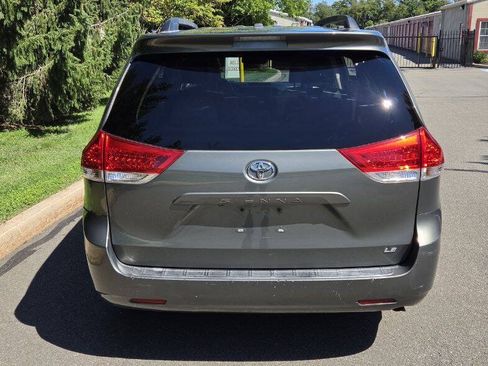 Used 2011 Toyota Sienna LE FWD image 5