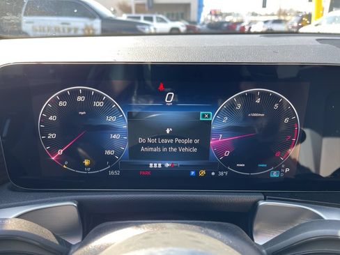 Used 2026 Mercedes-Benz GLB 250 4MATIC image 9