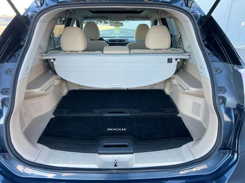 Used 2016 Nissan Rogue SV w/ SV Moonroof Package image 28