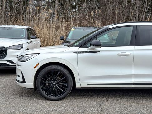 Used 2023 Lincoln Corsair Reserve w/ Jet Appearance Package image 9