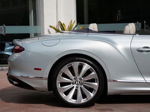 New 2026 Bentley Continental GTC AWD/4WD image 9