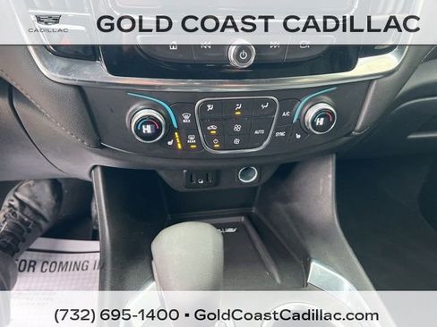 Used 2023 Chevrolet Traverse LT w/ Rear Camera Mirror Package image 25