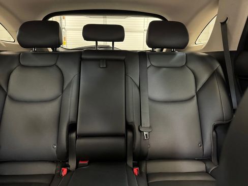 Used 2025 Genesis GV70 2.5T image 12