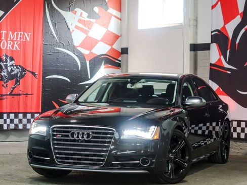 Used 2013 Audi S8 w/ Full Leather Pkg image 1