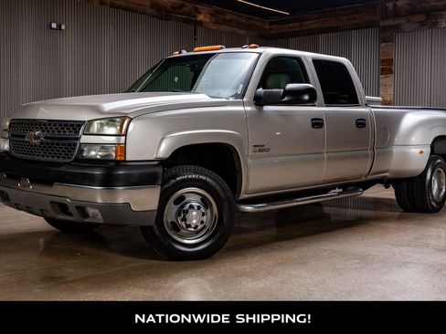 Used 2005 Chevrolet Silverado 3500 LT w/ Heavy-Duty Power Package image 4