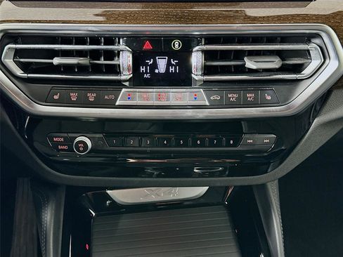 Used 2023 BMW X4 xDrive30i w/ Premium Package image 16