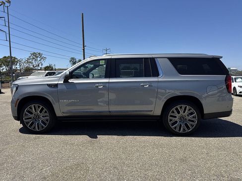 New 2026 GMC Yukon XL Denali Ultimate AWD/4WD image 5