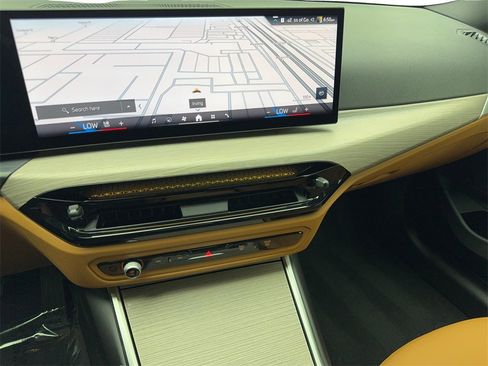 Used 2025 BMW 330i xDrive Sedan w/ Premium Package image 60