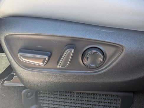 Used 2024 Toyota Sienna XLE FWD image 29