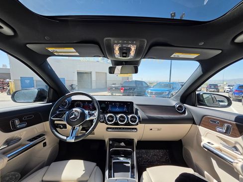 Used 2026 Mercedes-Benz GLA 250 4MATIC image 17