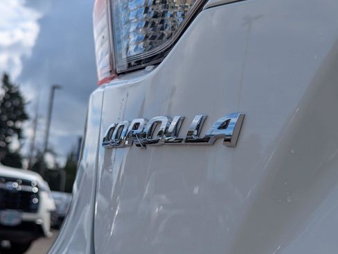 Used 2025 Toyota Corolla LE FWD image 28