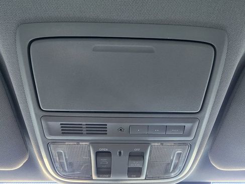 Used 2022 Honda CR-V Touring image 22