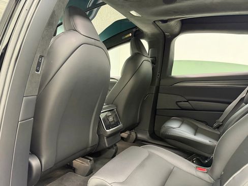 Used 2023 Tesla Model X Plaid image 16