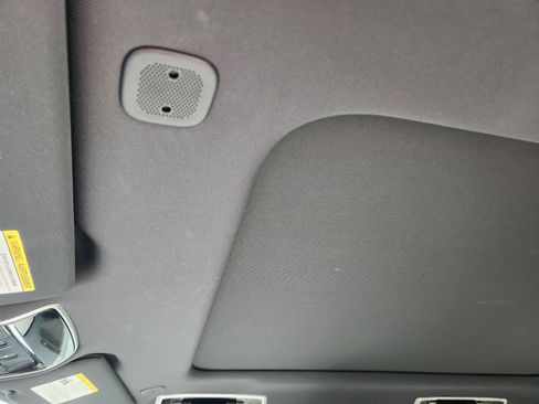 Certified 2025 Land Rover Range Rover SE image 26