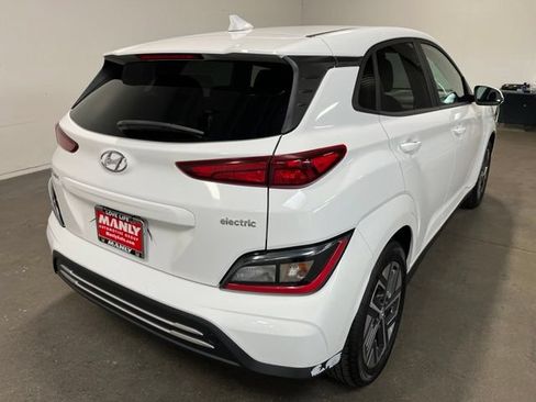 Used 2023 Hyundai Kona SEL FWD image 3