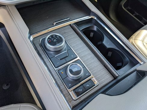 Used 2024 Ford Expedition Max Limited image 33