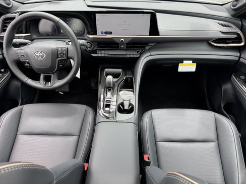 New 2026 Toyota Crown Signia AWD/4WD image 4