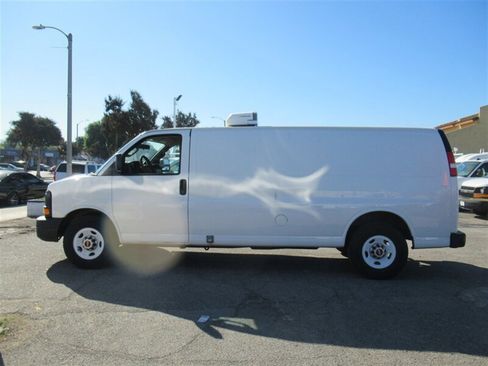 Used 2016 GMC Savana 3500 Extended image 4