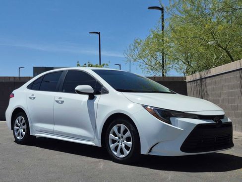 Used 2024 Toyota Corolla LE FWD image 3