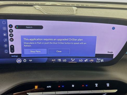Certified 2025 Buick Enclave Avenir image 11