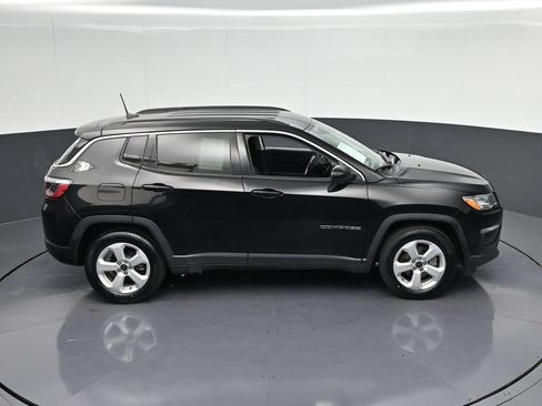Used 2021 Jeep Compass Latitude FWD image 24