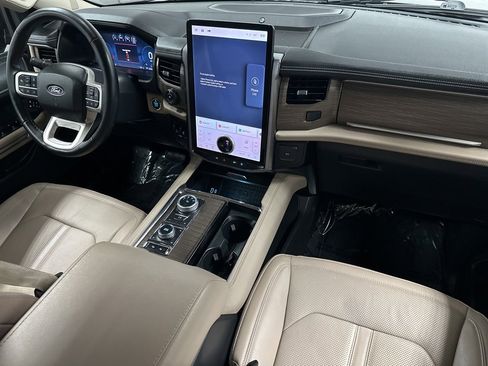 Used 2024 Ford Expedition Limited image 11