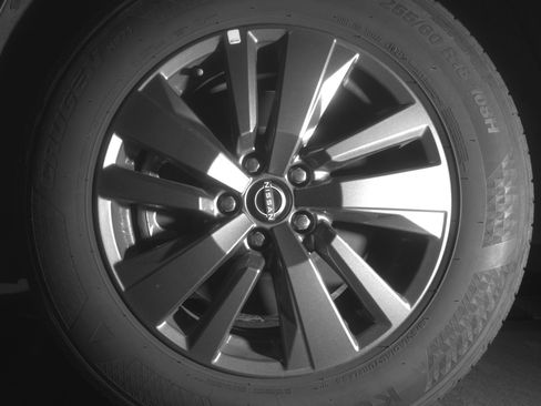 Used 2025 Nissan Pathfinder SV image 12