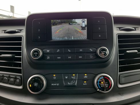 Used 2021 Ford Transit 350 XLT RWD image 8