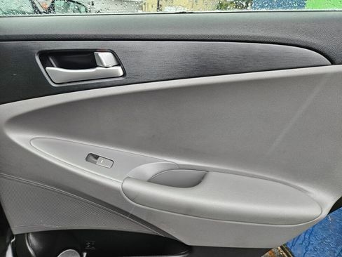 Used 2011 Hyundai Sonata GLS FWD image 16