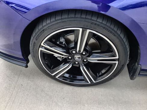 Used 2023 Honda Accord Sport image 9