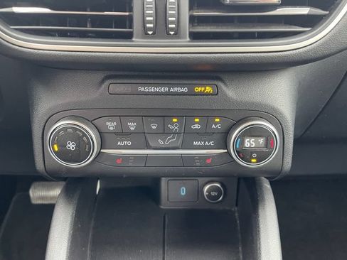 Used 2020 Ford Escape SE FWD image 25