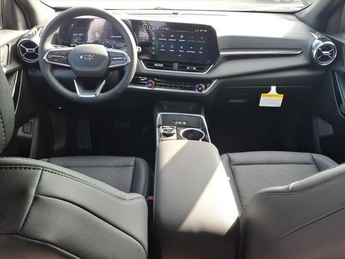 New 2027 Chevrolet Equinox LT w/ Convenience Package II FWD image 19
