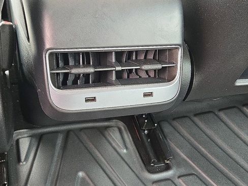 Used 2018 Tesla Model 3 Long Range image 15