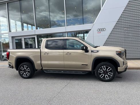 Used 2023 GMC Sierra 1500 AT4 w/ AT4 Premium Package AWD/4WD image 14