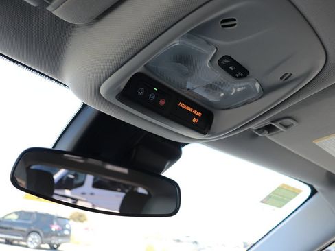 Used 2025 Chevrolet TrailBlazer LT FWD image 26