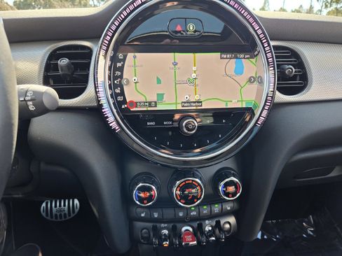 Used 2023 MINI Cooper 4-Door Hardtop image 22