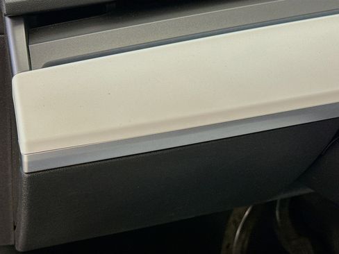 Used 2020 Tesla Model Y Long Range image 17